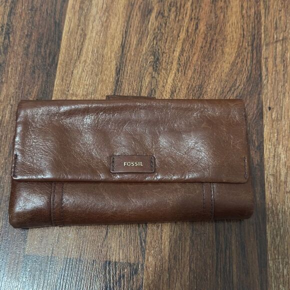 Fossil Brown Leather Wallet - Picture 2 of 8